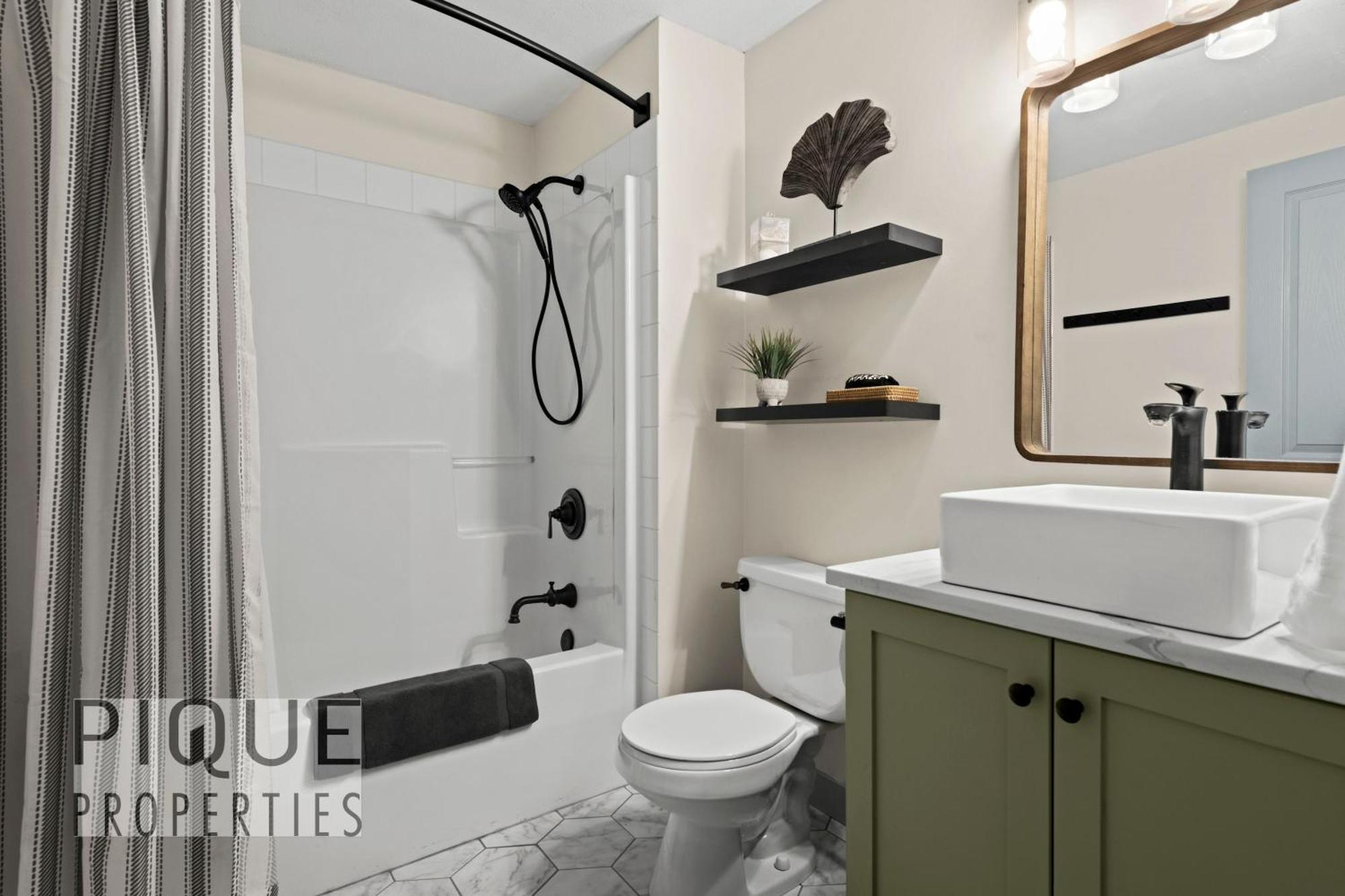 Apartament Mountain Loft Retreat, Heated Pool & Hot Tub, Ug Parking, Balcony, Wifi! Canmore Zewnętrze zdjęcie